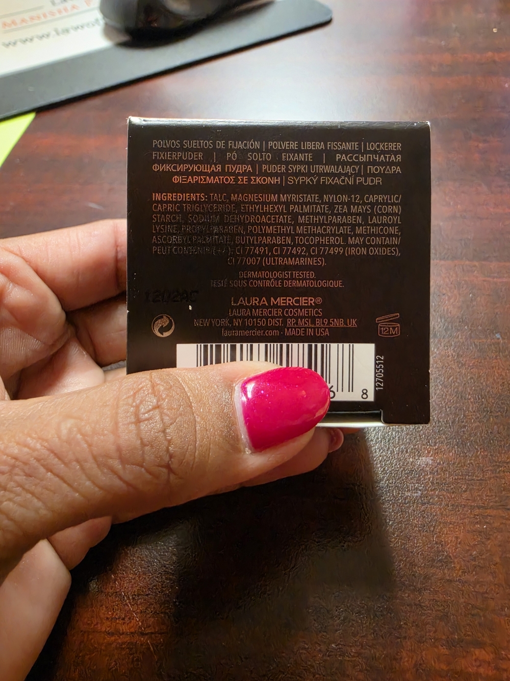 Translucent Loose Setting Powder - Medium Deep - Picture 3 of 6